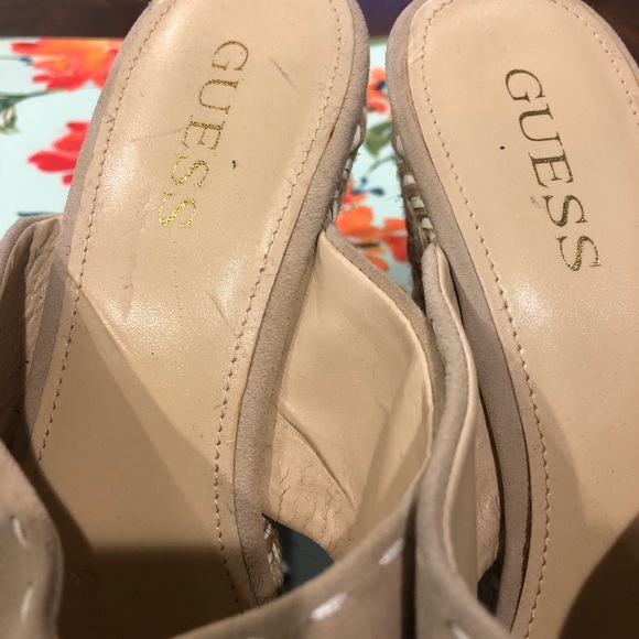 Guess Tan & White Woven Wedge Slide Sandals- 9 1/2 - Picture 10 of 12